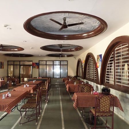 Hotel Ayodhya Nashik Bagian luar foto