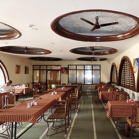 Hotel Ayodhya Nashik Bagian luar foto