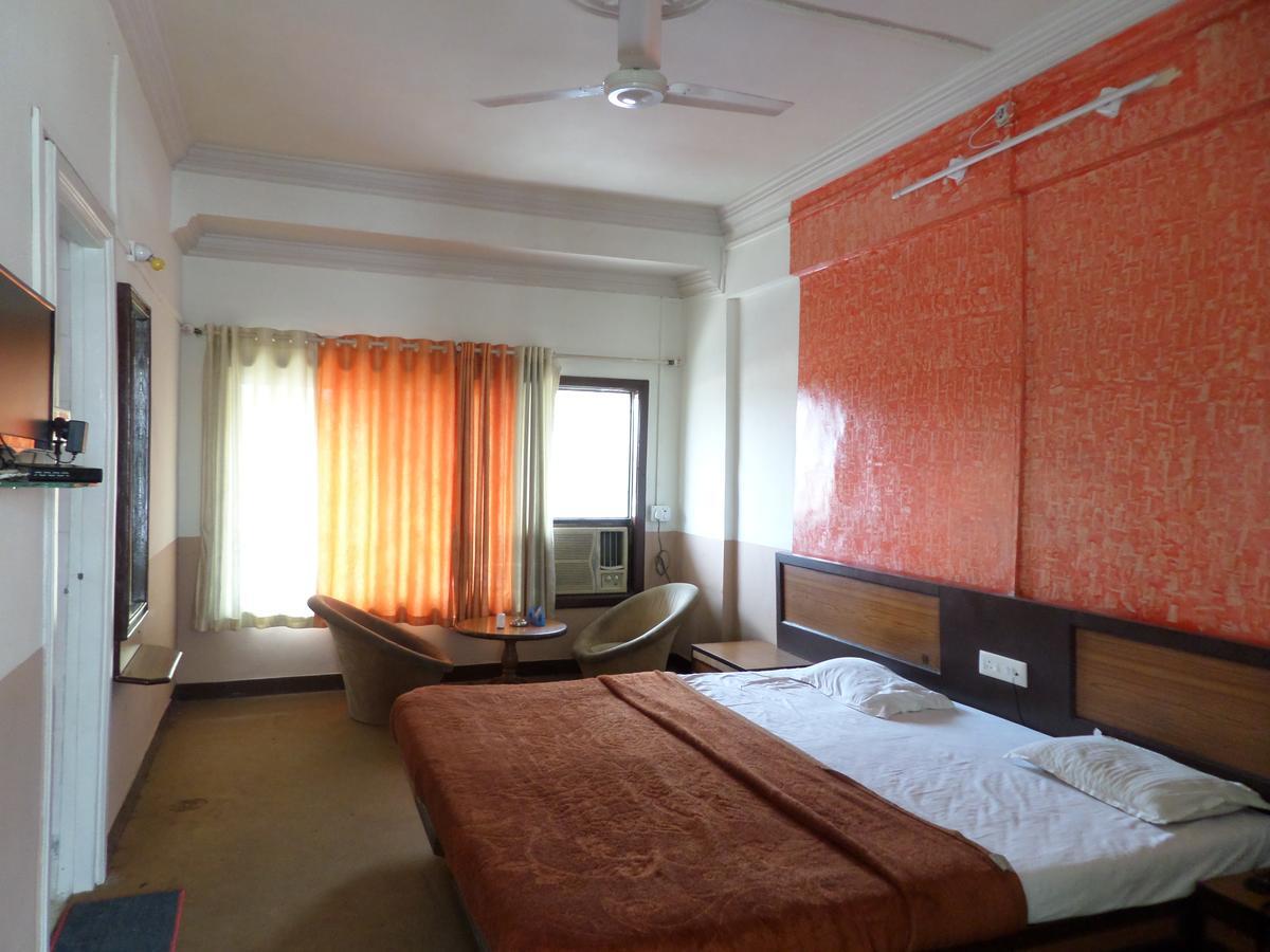 Hotel Ayodhya Nashik Bagian luar foto