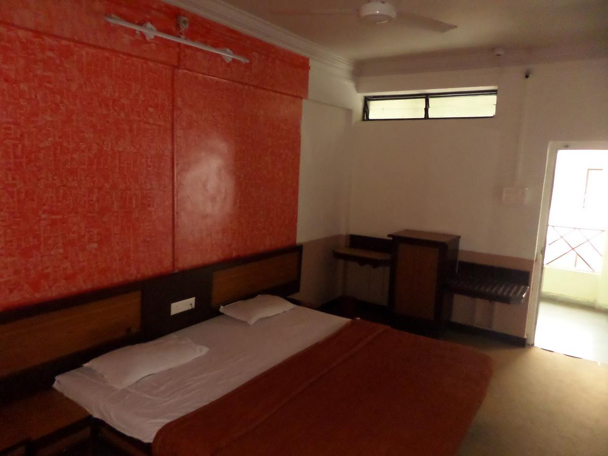 Hotel Ayodhya Nashik Bagian luar foto