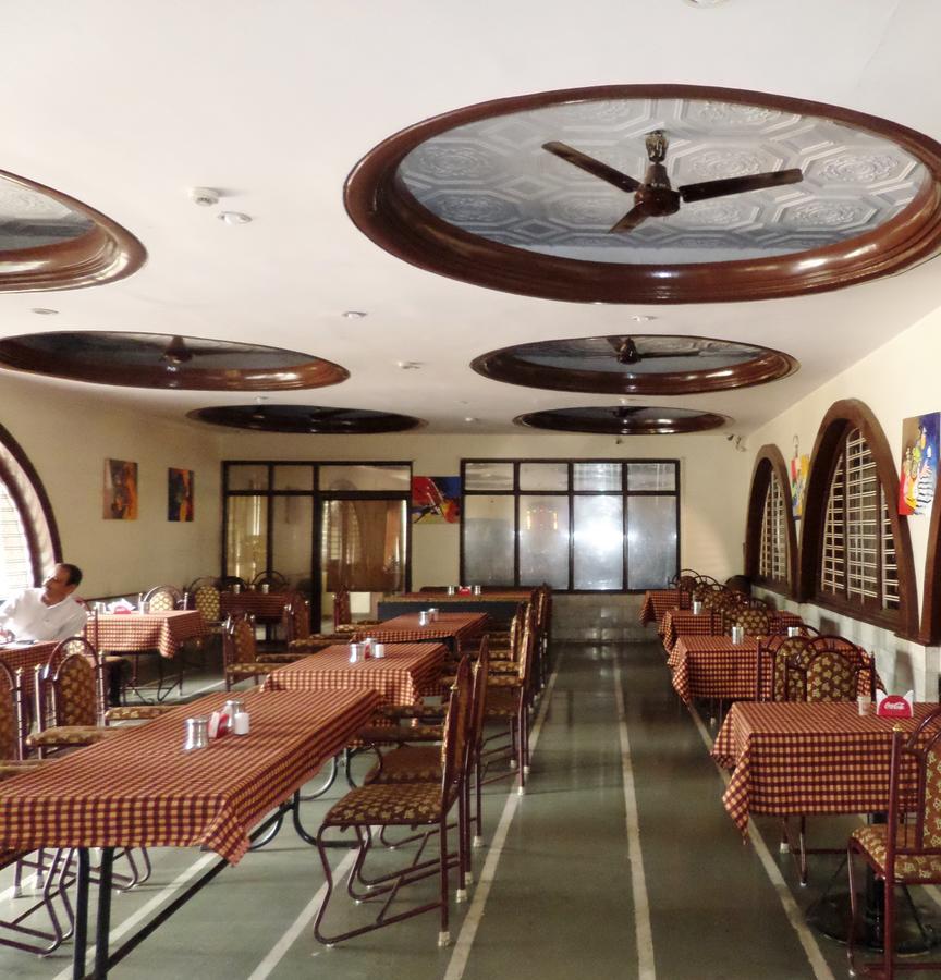 Hotel Ayodhya Nashik Bagian luar foto
